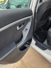 Hyundai i 30 2012 1.6 CRDi Comfort-thumb-11