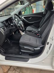 Hyundai i 30 2012 1.6 CRDi Comfort-thumb-12