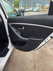 Hyundai i 30 2012 1.6 CRDi Comfort-thumb-18