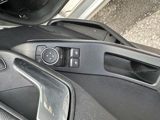 Ford Fiesta 2018 ST-LINE-thumb-10