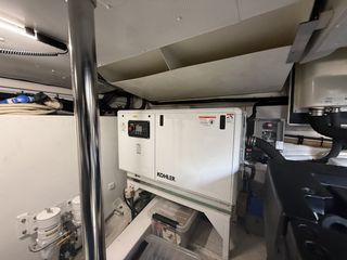 Azimut 2022 68-thumb-74