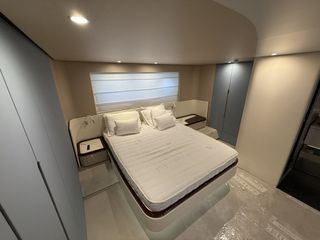 Azimut 2022 68-thumb-50