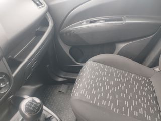 Fiat Doblo 2017 OPEL COMBO-thumb-9