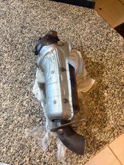 Γνησιος Καταλύτης(DOWNPIPE) cla 250 2016 c117, 140.000 χιλιόμετρα με ασπίδα θερμότητας(HEAT SHIELD)