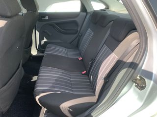 Ford Focus 2008 1.6 GHIA SDN-thumb-9