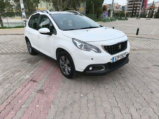 Peugeot 2008 2019 1.2 PURETECH 110 ALLURE-thumb-6