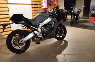 Yamaha XSR 900 GP 2025-thumb-6