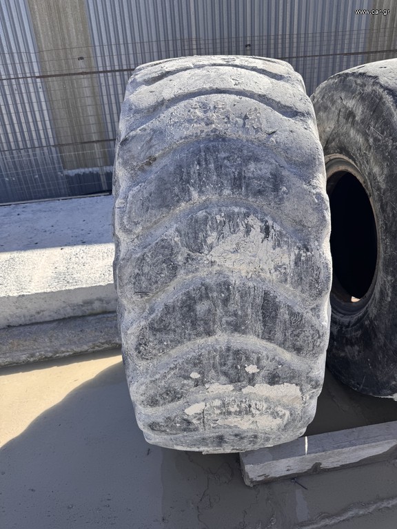 Μεταχειρισμένα ελαστικά φορτωτή