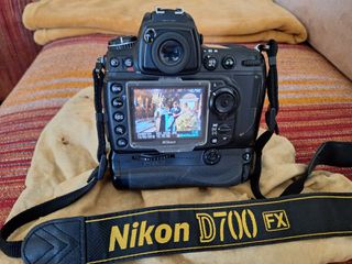 NIKON D700 Σώμα με Battery Grip-thumb-1