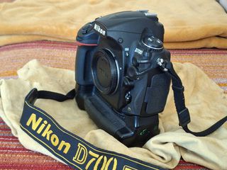 NIKON D700 Σώμα με Battery Grip-thumb-2