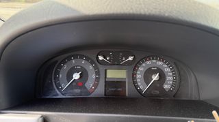 Renault Laguna 2007-thumb-16