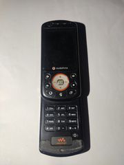 Sony ericsson w900i-thumb-1