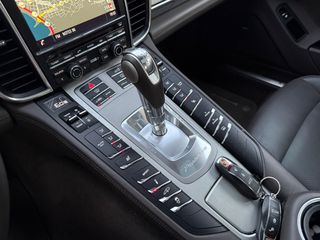 Porsche Panamera 2015 S E-Hybrid-thumb-12