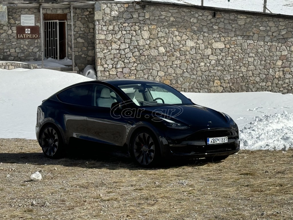 Tesla Model Y 2023 Perfomance Μαύρο/Ασπρο σαλόνι