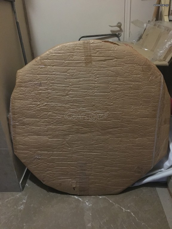 Τραπέζι σαλονιού