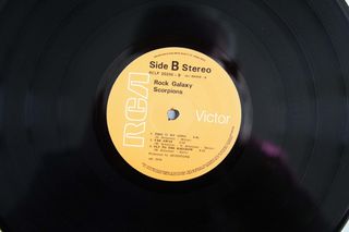 SCORPIONS - ROCK GALAXY(2LP)-thumb-6