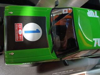 1:18 FORD ESCORT RS 1800-thumb-1