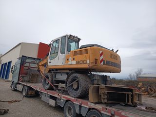 Εκσκαφέας Με Λάστιχα Liebherr 2008 A900C