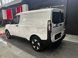 Ford Transit Courier 2026 E-Transit-thumb-2