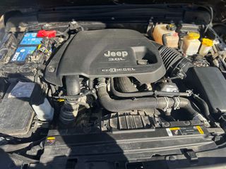 Jeep Gladiator 2023 OVERLAND-thumb-4
