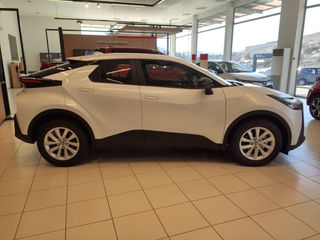 Toyota C-HR 2025 C-ENTER-thumb-3