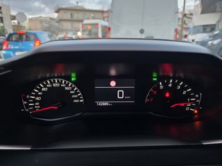 Peugeot 208 2020-thumb-14