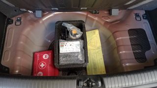 Hyundai i 10 2017 1.0 Classic  18 montelo-thumb-22