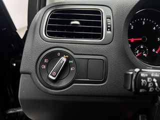 Volkswagen Polo 2015 1.4 TDI LOUNGE 90hp-thumb-48