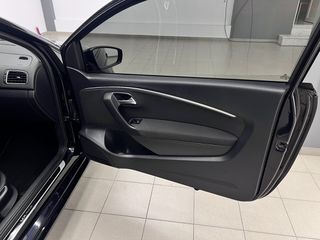 Volkswagen Polo 2015 1.4 TDI LOUNGE 90hp-thumb-30
