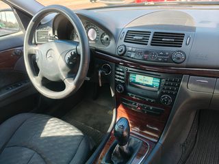 Mercedes-Benz E 200 2005 CLASSIC SUNROOF-thumb-38