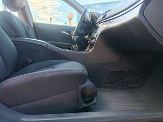 Mercedes-Benz E 200 2005 CLASSIC SUNROOF-thumb-30