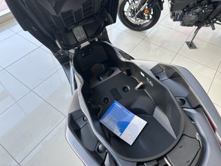 Yamaha XMAX 300 2026-thumb-9