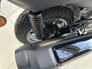 Yamaha XMAX 300 2026-thumb-11