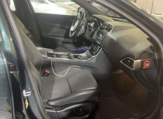 Jaguar XE 2016 XE 20d R-SPORT-thumb-4