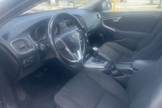 Volvo V40 2015-thumb-1