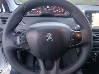 Peugeot 208 2016-thumb-13