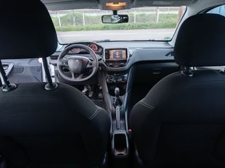 Peugeot 208 2016-thumb-15