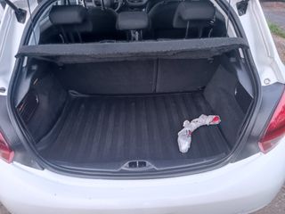 Peugeot 208 2016-thumb-16