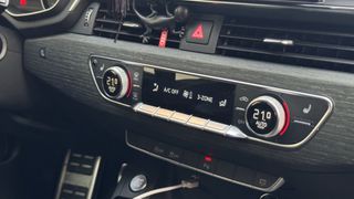 Audi A4 2020 s line rs4 καθίσματα μασάζ matrix μοναδικό-thumb-10