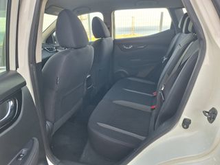 Nissan Qashqai 2018-thumb-12
