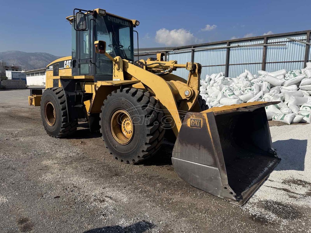 Φορτωτής Με Λάστιχα CAT 2002 938G