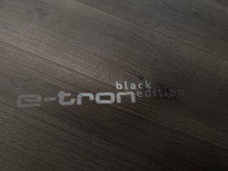 Audi Q8 e-tron 2022 50e Sportback-thumb-64