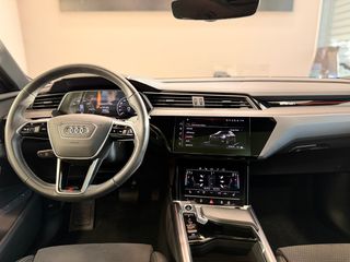 Audi Q8 e-tron 2022 50e Sportback-thumb-29