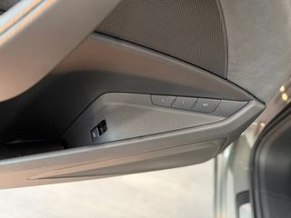 Audi Q8 e-tron 2022 50e Sportback-thumb-55