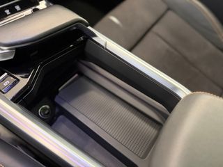 Audi Q8 e-tron 2022 50e Sportback-thumb-62