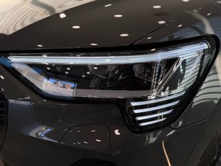 Audi Q8 e-tron 2022 50e Sportback-thumb-28
