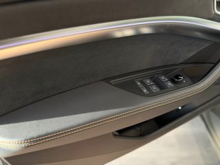 Audi Q8 e-tron 2022 50e Sportback-thumb-43