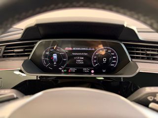 Audi Q8 e-tron 2022 50e Sportback-thumb-33