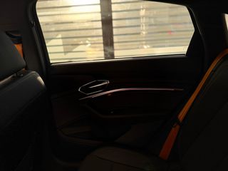 Audi Q8 e-tron 2022 50e Sportback-thumb-48