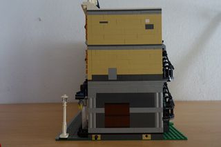 Lego 10255 Assembly square-thumb-2